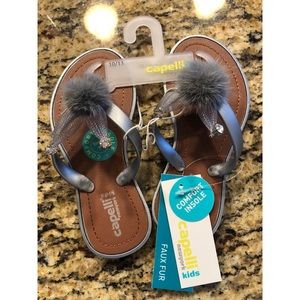 🌟SOLD🌟NWT Girls Flip Flops 10/11